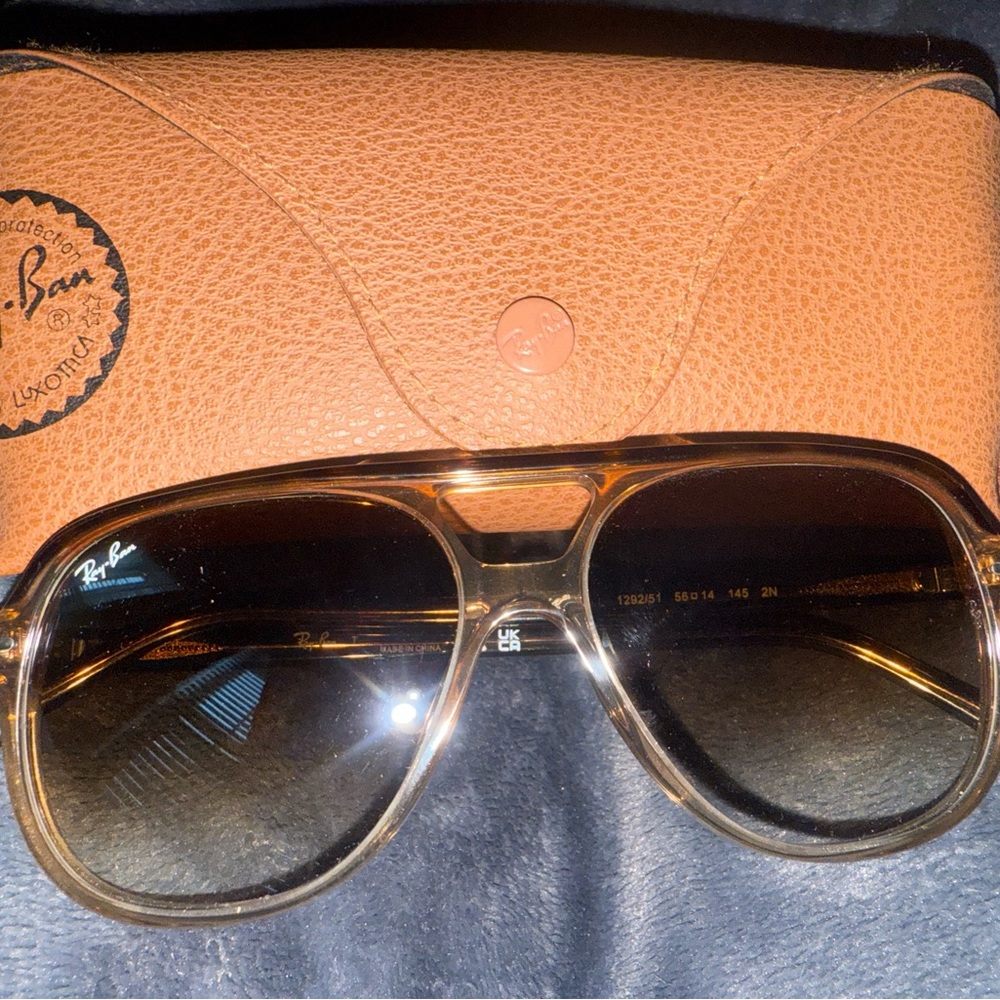 Ray-Ban Brown Leather Case with Black Aviators